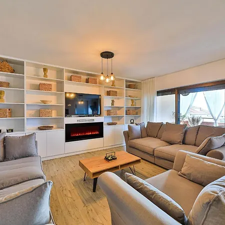 Charming With Outdoor Pool, Bbq, And Sun Deck In Tranquil Area * Kastela